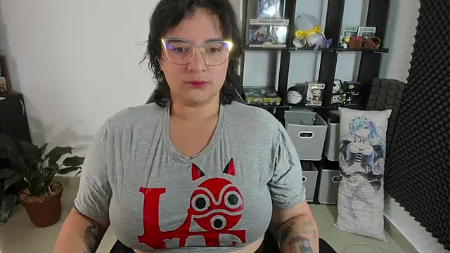 aika-dreams online show from February 20, 2025, 1:08 pm