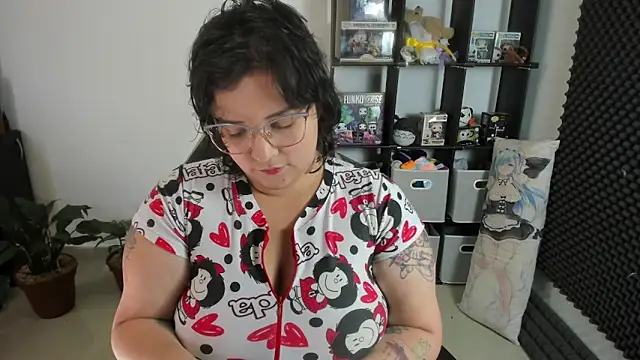 aika-dreams online show from February 24, 2025, 12:37 pm