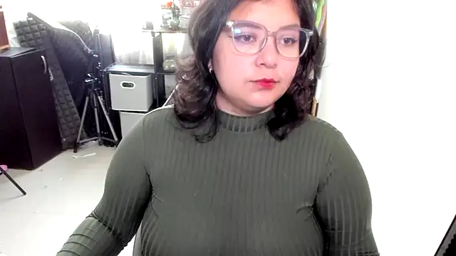 aika-dreams online show from November 14, 2025, 1:10 pm