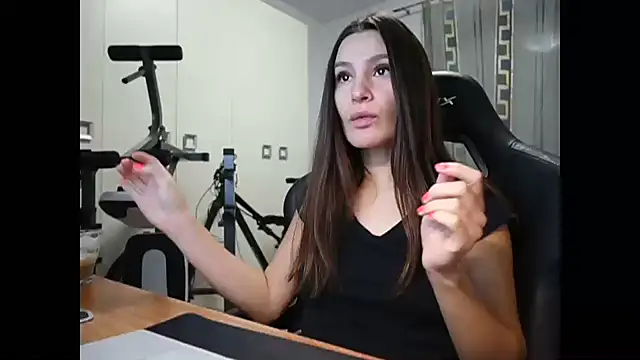 Snapshot of GodlyTheia chatting on December 4, 2024, 3:32 pm GodlyTheia online show from December 4, 2024, 3:32 pm