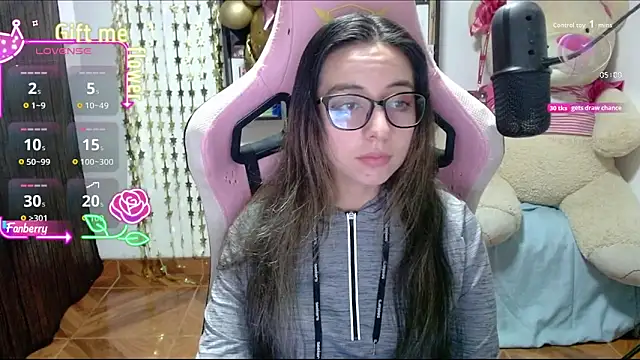 Maggie Fox3 online show from October 10, 2025, 1:15 am