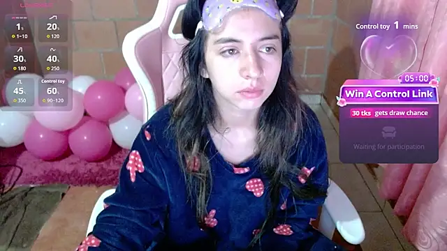 Snapshot of Maggie_Fox3 chatting on June 14, 2026, 2:35 am Maggie Fox3 online show from June 14, 2026, 2:35 am