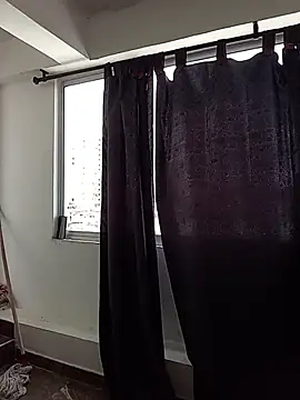 karinacortes online show from December 5, 2025, 5:42 pm