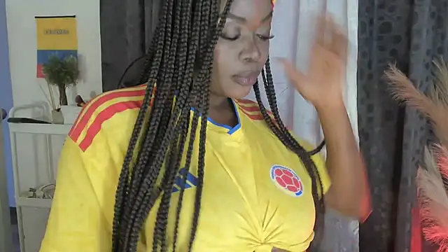 Snapshot of karinacortes chatting on July 20, 2026, 9:50 pm karinacortes online show from July 20, 2026, 9:50 pm