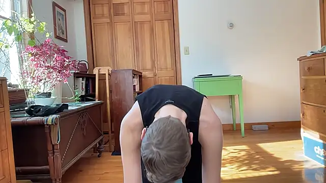 LeahWilde online show from February 18, 2025, 3:10 pm