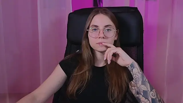  AnnaStark  online show from February 21, 2025, 8:27 pm