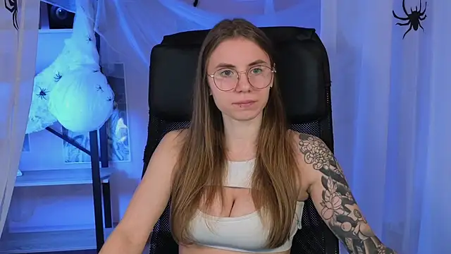  AnnaStark  online show from October 30, 2025, 8:31 pm