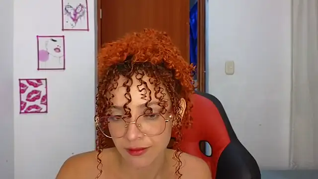 SexyLeilaa online show from November 5, 2025, 1:05 am