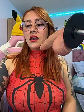 Luna Paris  online show from October 27, 2025, 2:10 pm