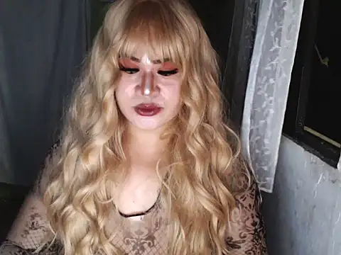 Snapshot of Hugeladycockmarga chatting on February 4, 2026, 11:38 am Hugeladycockmarga online show from February 4, 2026, 11:38 am