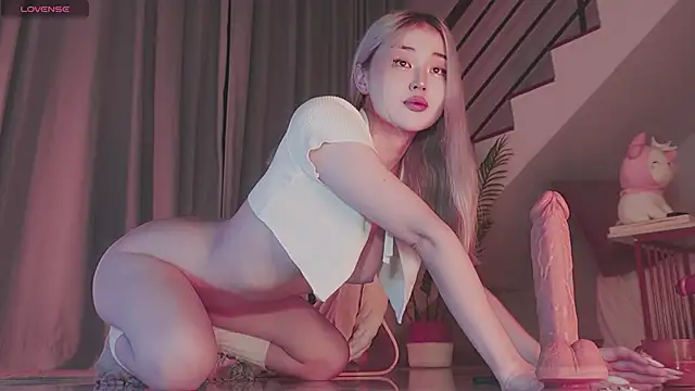 hyun chia online show from March 8, 2025, 10:45 pm