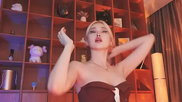 hyun chia online show from October 17, 2025, 7:38 pm