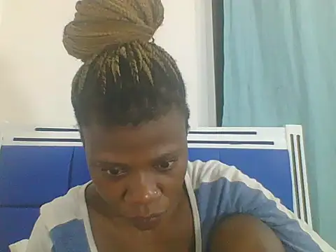 Sweetbaby004 online show from September 9, 2025, 4:39 pm