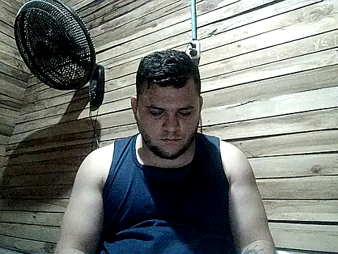Arcangel 05 online show from May 4, 2026, 3:13 am
