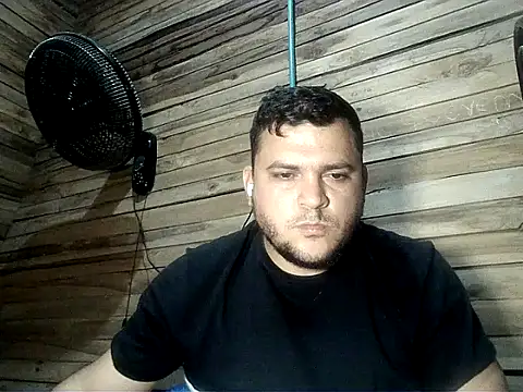 Arcangel 05 online show from May 8, 2026, 4:51 am
