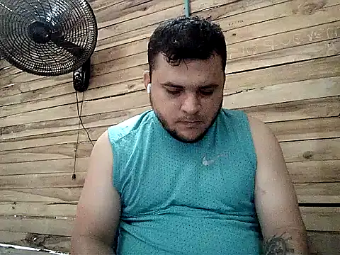 Arcangel 05 online show from May 11, 2026, 4:04 pm