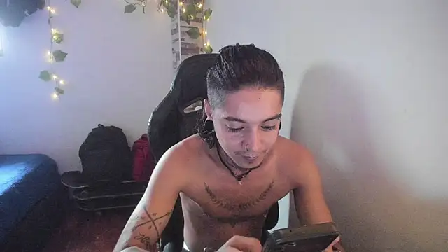 Snapshot of saad_man chatting on November 16, 2025, 8:47 pm saad man online show from November 16, 2025, 8:47 pm