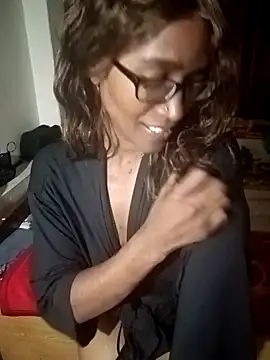 LunaRai online show from March 21, 2025, 4:40 pm