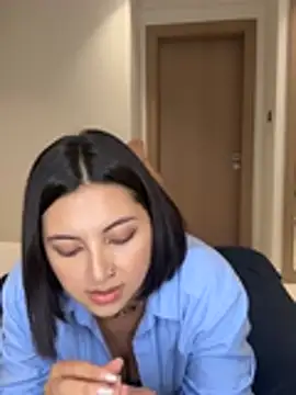 alexademie1 online show from March 24, 2026, 2:22 pm