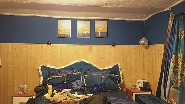 VanessaDoyle online show from March 14, 2025, 8:42 am