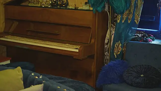 VanessaDoyle online show from March 28, 2026, 1:54 pm