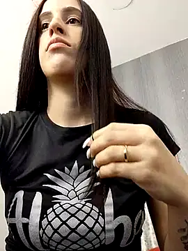 Amira Milker online show from February 17, 2025, 12:59 pm