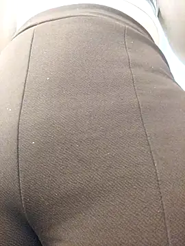 Amira Milker online show from March 12, 2025, 1:30 pm