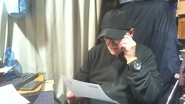 nonnomaturobisex online show from December 2, 2025, 3:29 pm