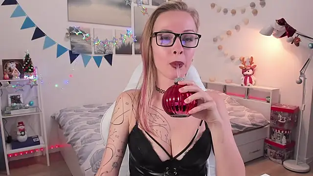 MissRightX online show from December 23, 2024, 7:20 pm