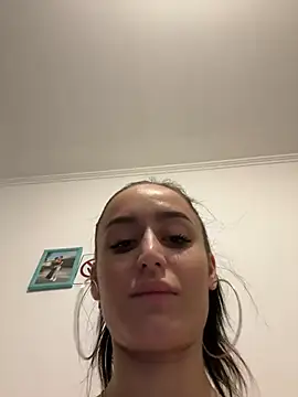 Snapshot of Zeyna1 chatting on December 29, 2024, 2:17 am Zeyna1 online show from December 29, 2024, 2:17 am