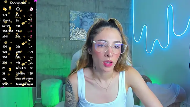 Snapshot of barbie_scoth_ chatting on March 18, 2025, 10:15 pm barbie scoth  online show from March 18, 2025, 10:15 pm