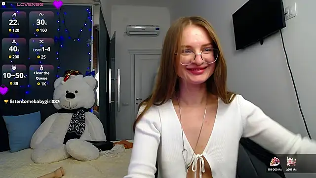 KateJonson online show from February 10, 2025, 5:19 pm