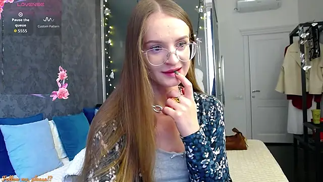 KateJonson online show from October 11, 2025, 12:26 pm