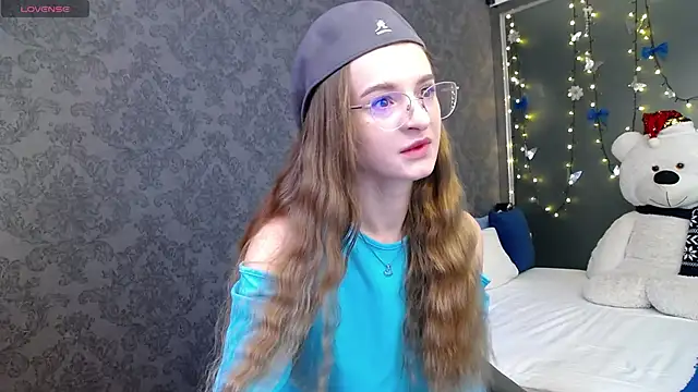 KateJonson online show from December 5, 2025, 8:12 am