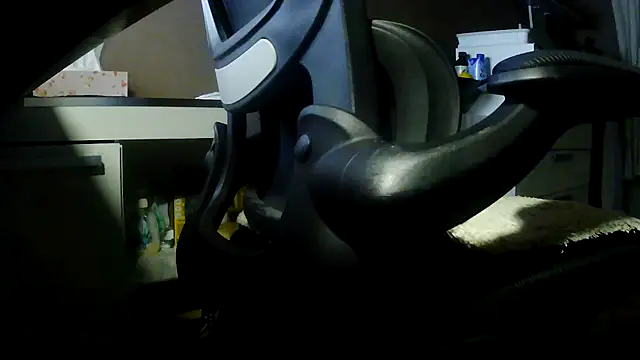 Snapshot of suedel65 chatting on April 5, 2026, 3:36 am suedel65 online show from April 5, 2026, 3:36 am