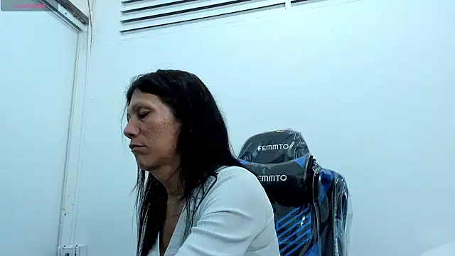 Cleopatra Trans online show from November 10, 2025, 7:35 pm