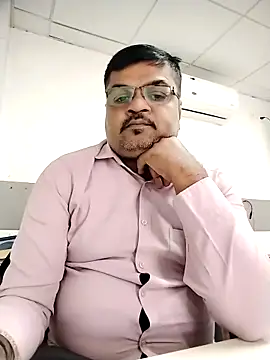 Desi Londa 143 online show from December 17, 2025, 5:02 am