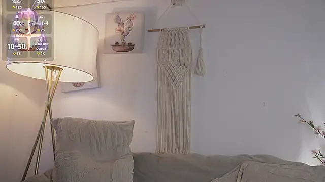 bunnycuteshy online show from February 11, 2026, 1:27 pm