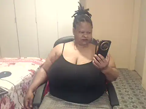 sweetnoziexx online show from November 18, 2025, 5:45 am