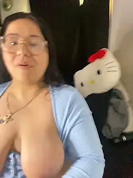 MsConejitaa online show from December 15, 2025, 5:28 pm