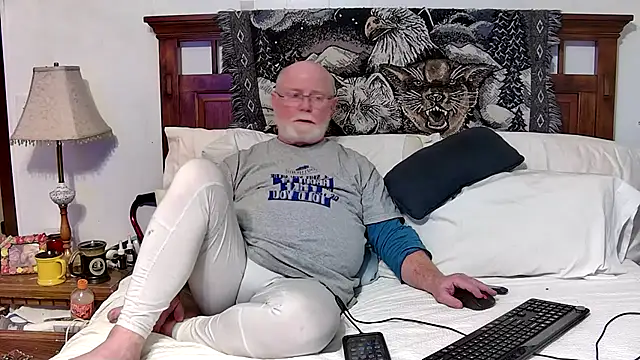 Snapshot of bigspike1960 chatting on February 7, 2026, 11:19 pm bigspike1960 online show from February 7, 2026, 11:19 pm