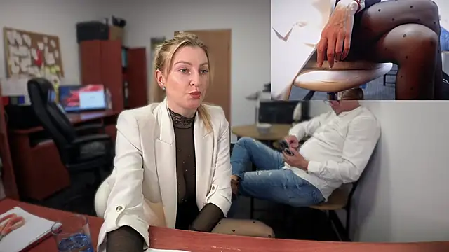 legsLONG online show from December 17, 2024, 11:06 am