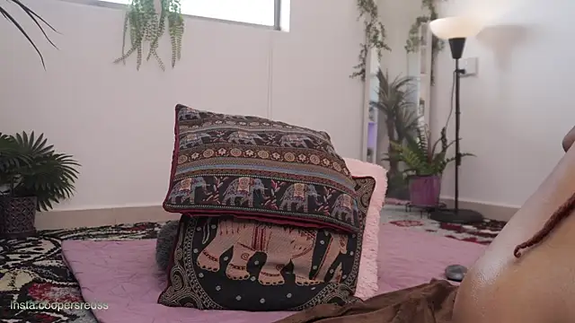 Snapshot of Cooper-Reds chatting on January 21, 2025, 8:43 pm Cooper-Reds online show from January 21, 2025, 8:43 pm