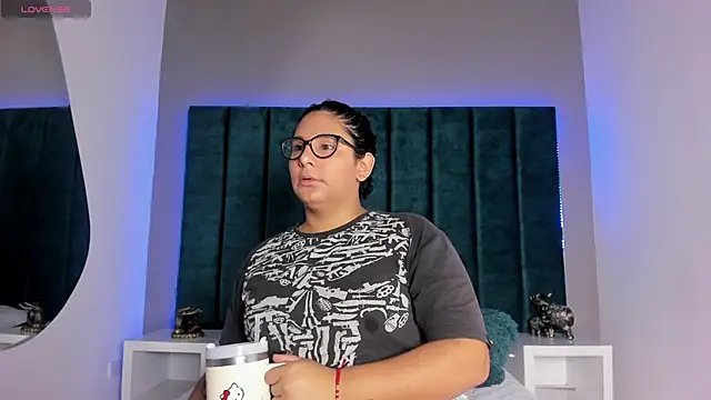 DanielleEvans  online show from January 12, 2026, 11:15 am