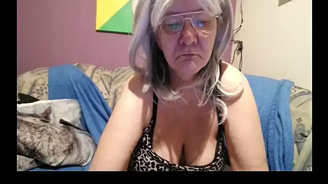 Snapshot of milfchantal4 chatting on January 24, 2025, 7:30 am milfchantal4 online show from January 24, 2025, 7:30 am