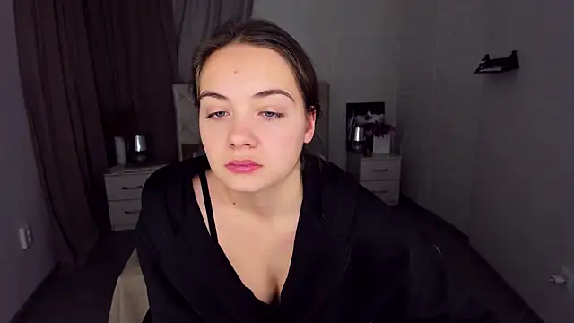 KristinaLoison online show from December 18, 2024, 7:52 pm