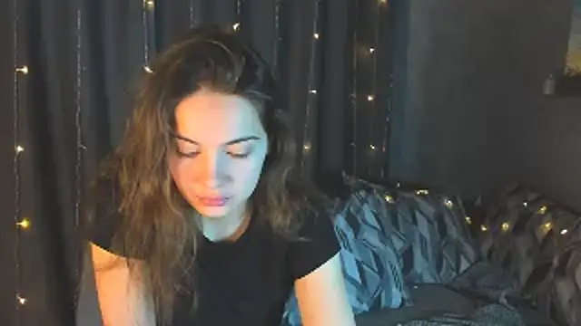 KristinaLoison online show from February 4, 2025, 1:59 pm