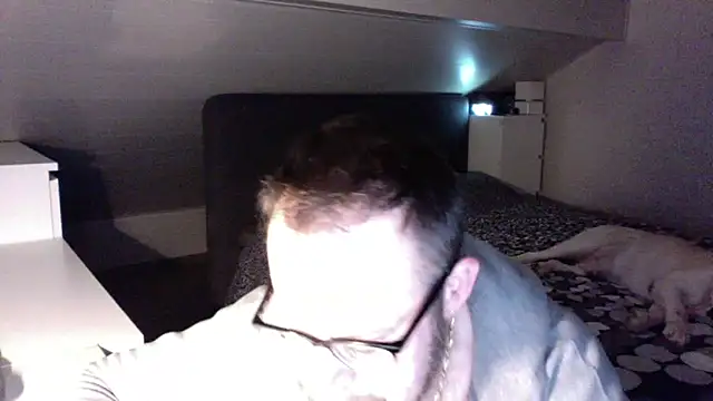 Snapshot of FABIOGLASSES chatting on December 29, 2024, 3:22 am FABIOGLASSES online show from December 29, 2024, 3:22 am