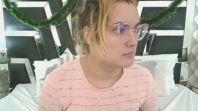 Snapshot of katya_kozlov chatting on January 21, 2025, 2:22 am katya kozlov online show from January 21, 2025, 2:22 am