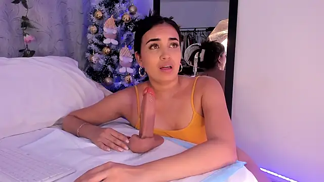 aisha es online show from December 9, 2024, 5:30 pm